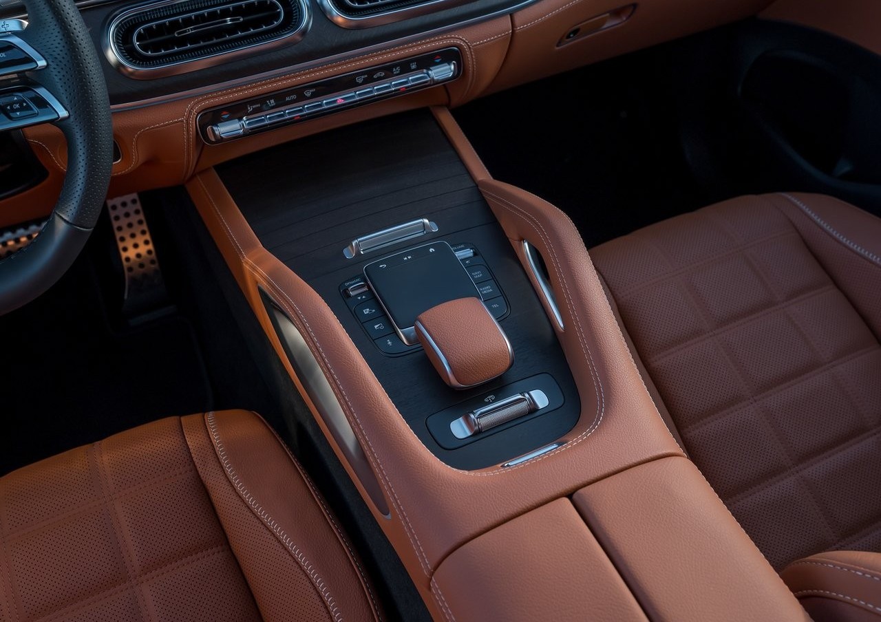 /media/22ihwi1y/mercg7interior.jpg?width=737&height=545&v=1dd0e0fd9b1f640