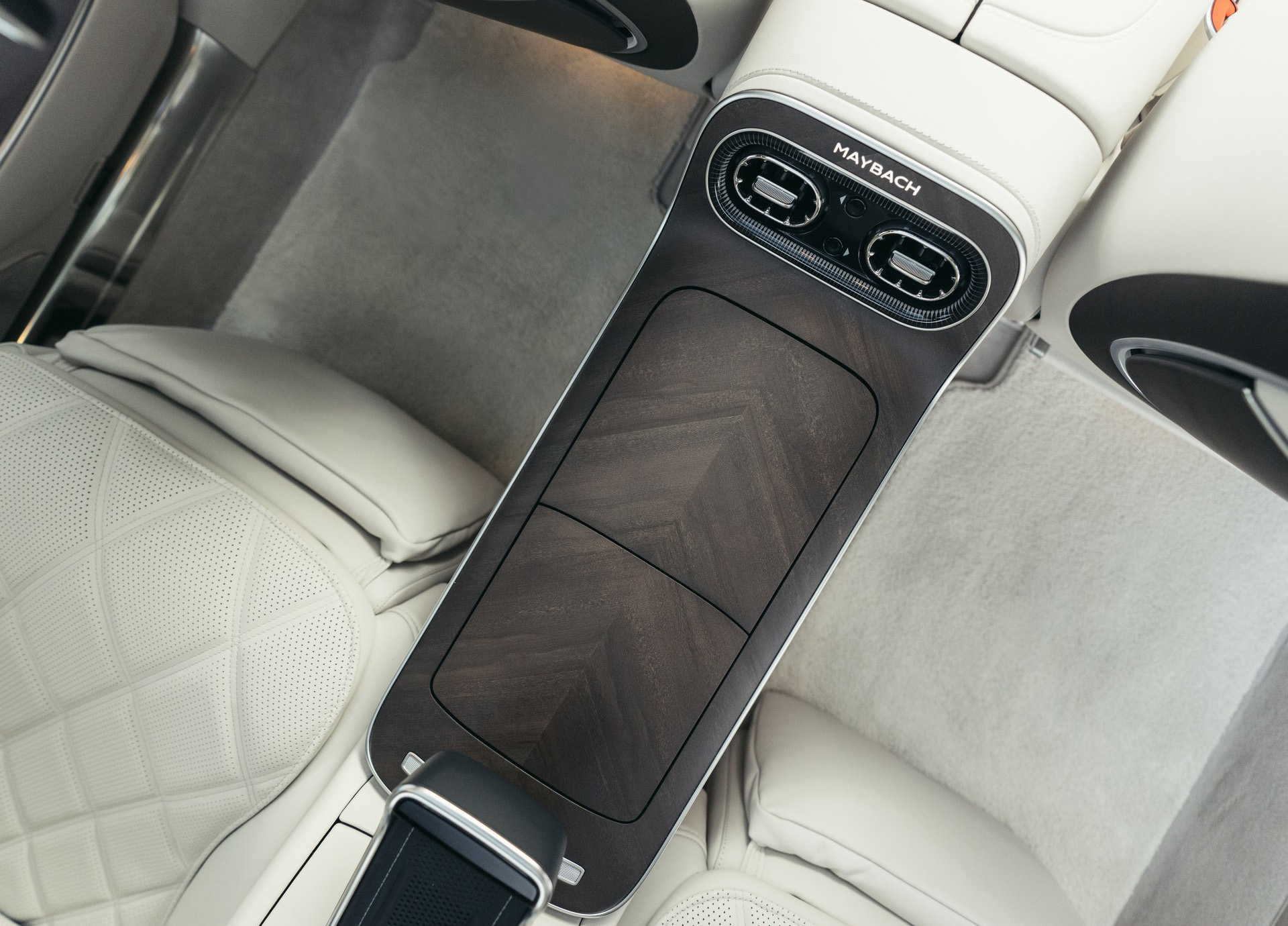 /media/3eccre5z/mercedes-benz-s-class_maybach-2027-hd-6c09176c1c728ee5c0cdd9b3695c555c7233b87f2.jpg?width=737&height=545&v=1dd478a85966d70