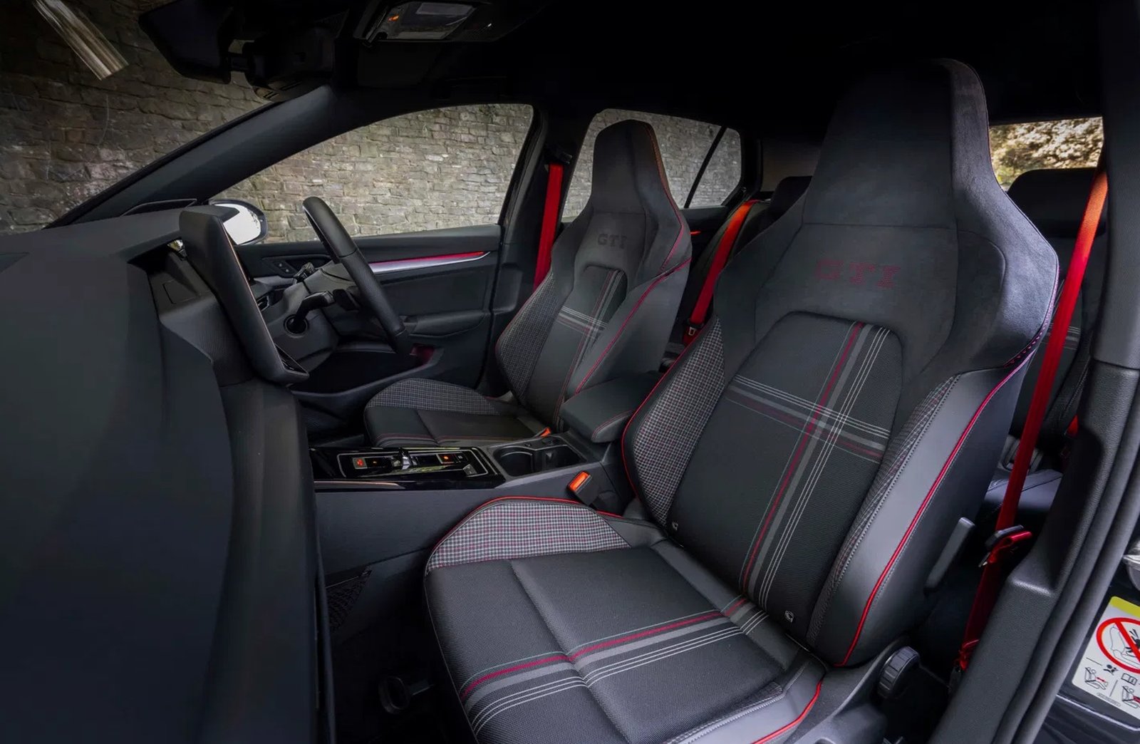 /media/4xolwlua/vw_golf_5.jpg?width=737&height=545&v=1dd5cc6cee05030