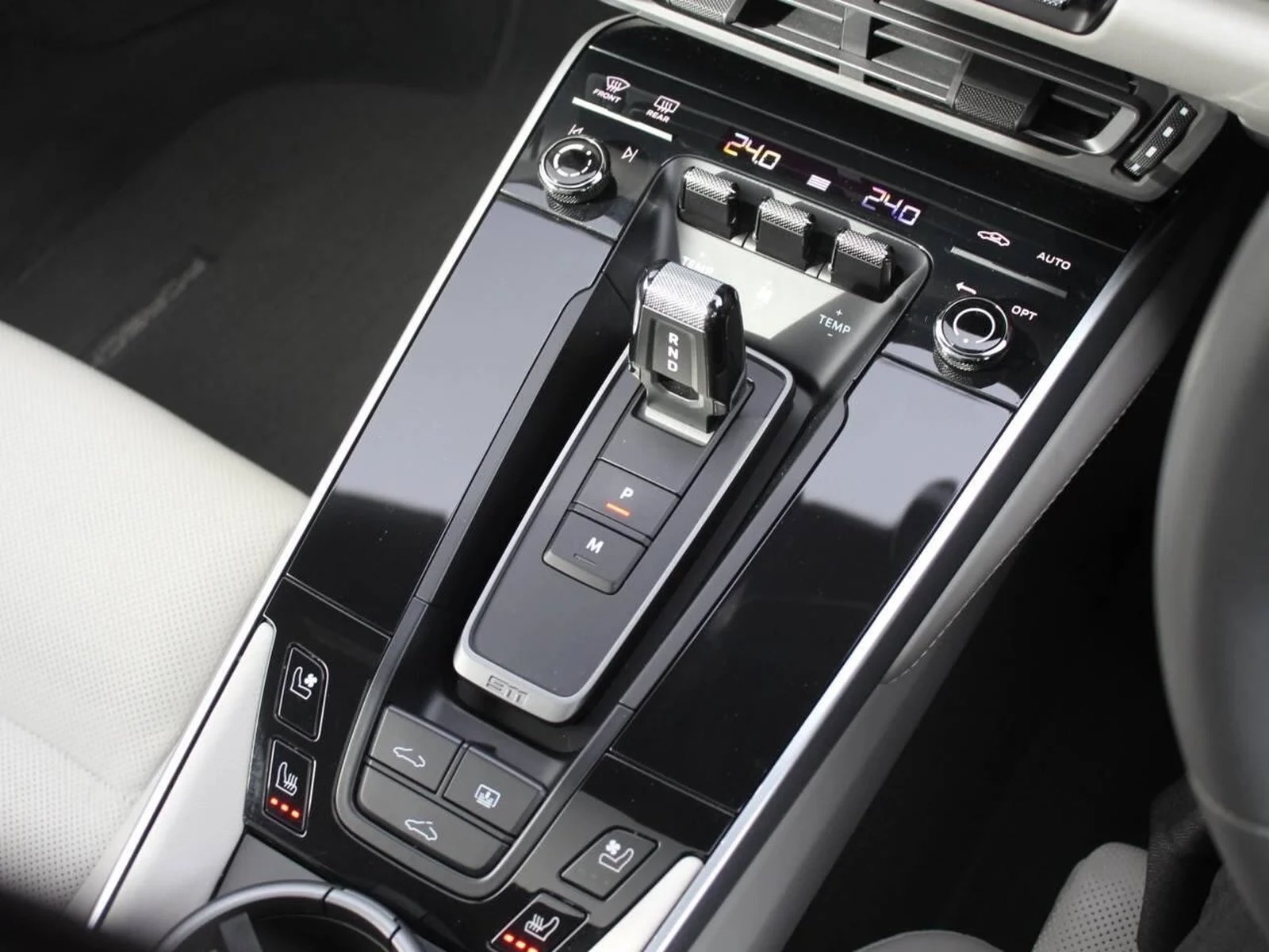 /media/4xsb5dgm/porsche_911_8.jpg?width=737&height=545&v=1dd63320cb0a240