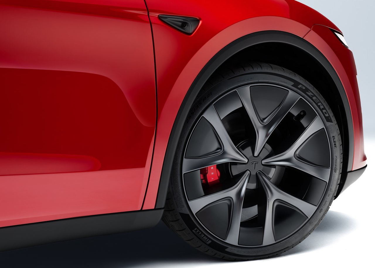 /media/gy2ldryv/teslamodely-2.jpg?width=737&height=545&v=1dd055f9968d800