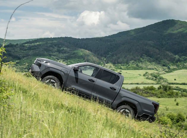 Toyota HiLux BEV
